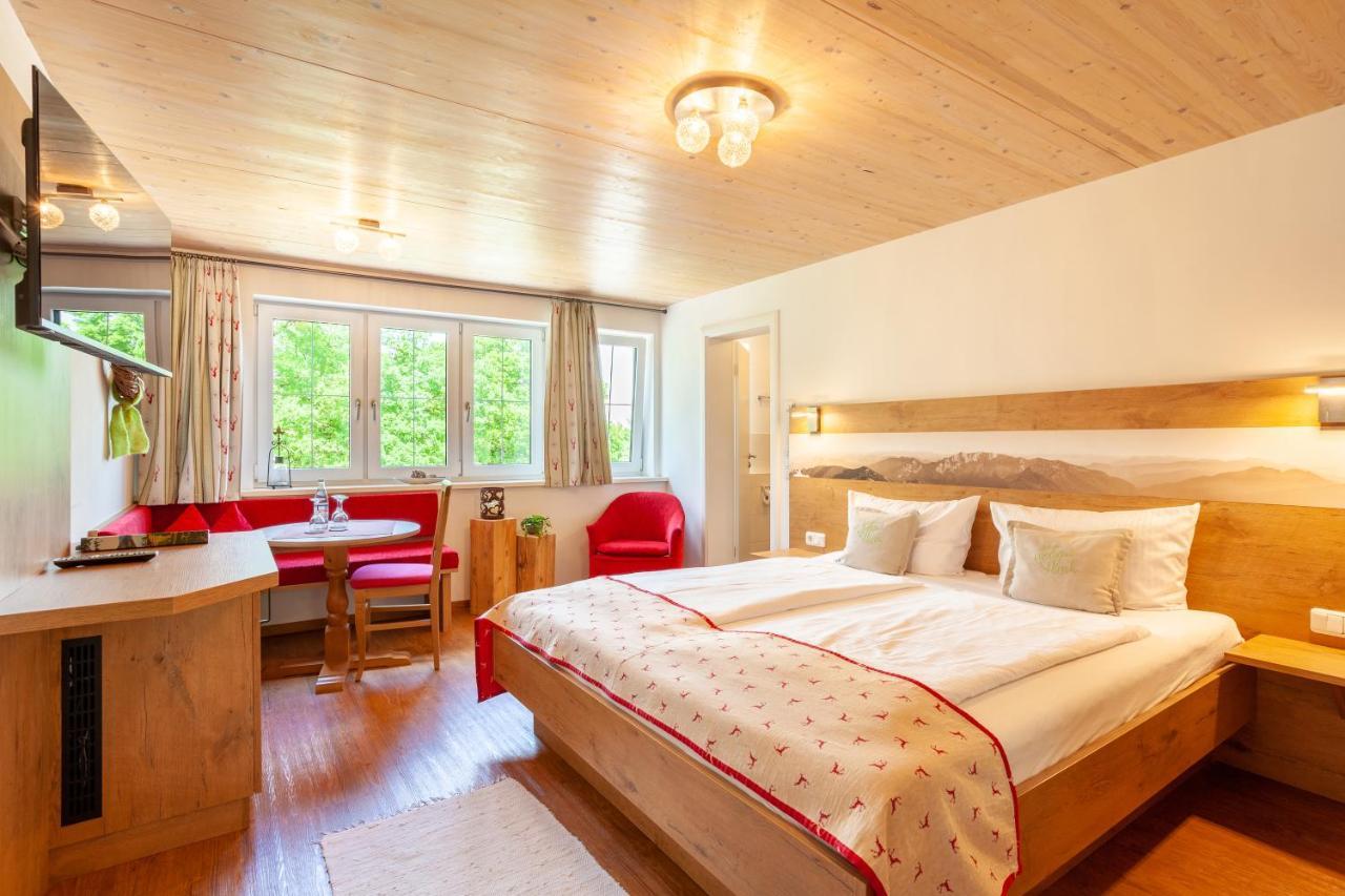 Lustiger Hirsch Hotell Akams Exteriör bild