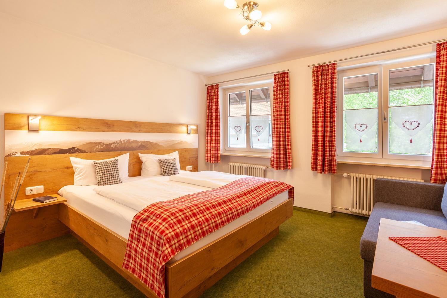 Lustiger Hirsch Hotell Akams Exteriör bild
