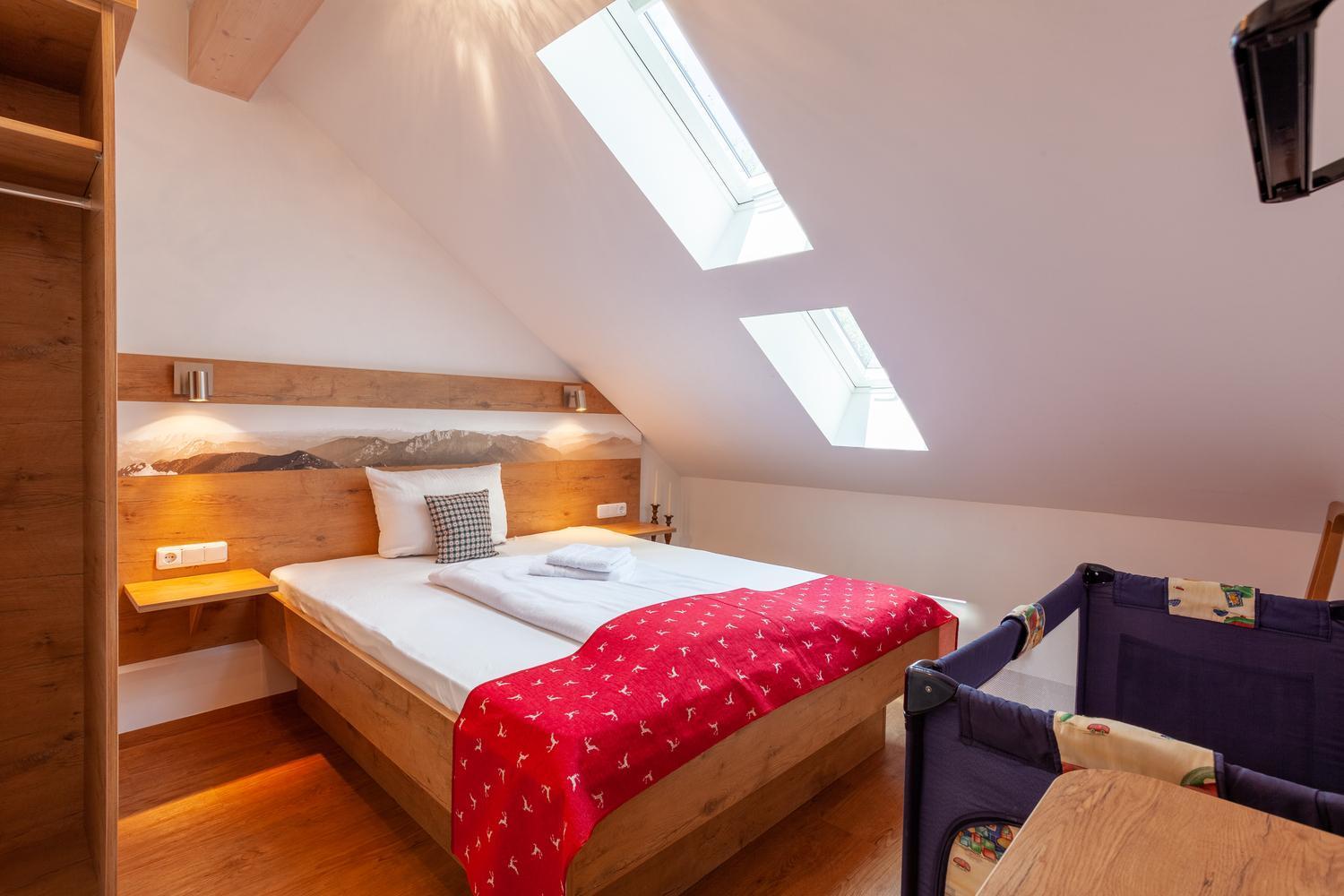 Lustiger Hirsch Hotell Akams Exteriör bild