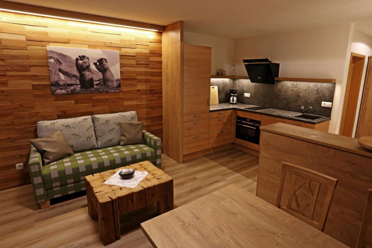Lustiger Hirsch Hotell Akams Exteriör bild