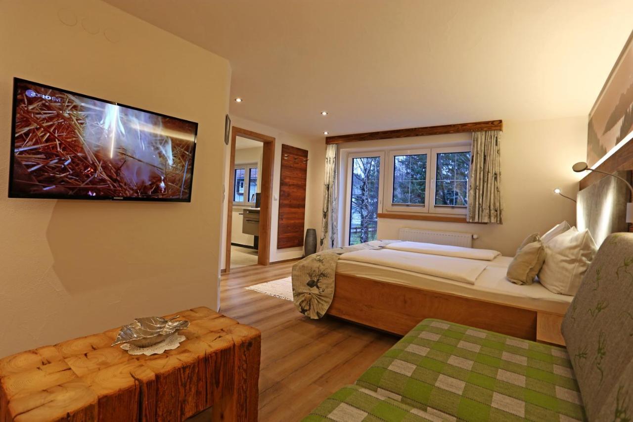 Lustiger Hirsch Hotell Akams Exteriör bild